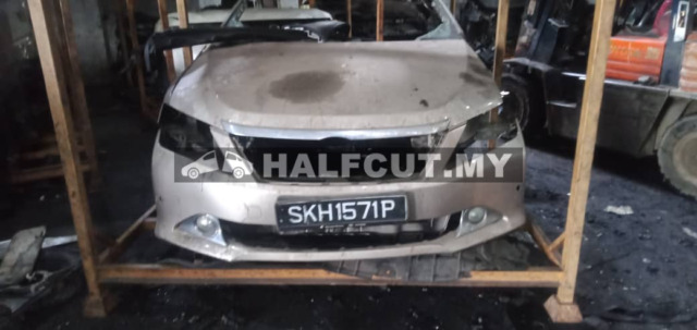 TOYOTA CAMRY ACV50 FRONT HALF CUT