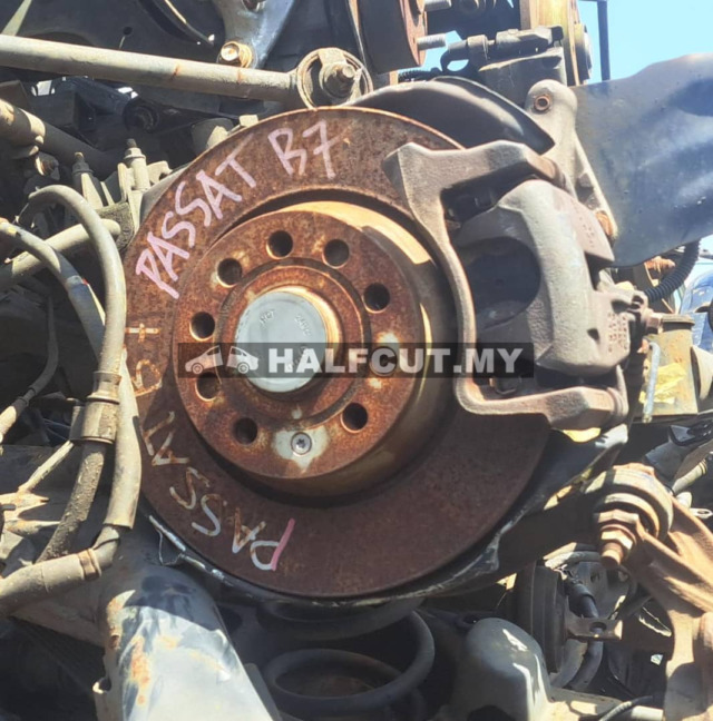 VOLKSWAGEN PASSAT B7 REAR AXLE