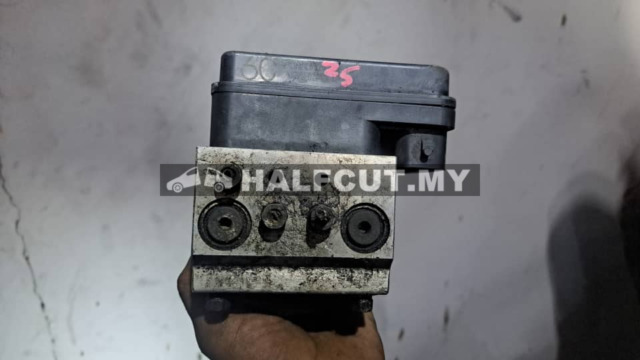 TOYOTA HILUX KUN25 ABS PUMP '6C