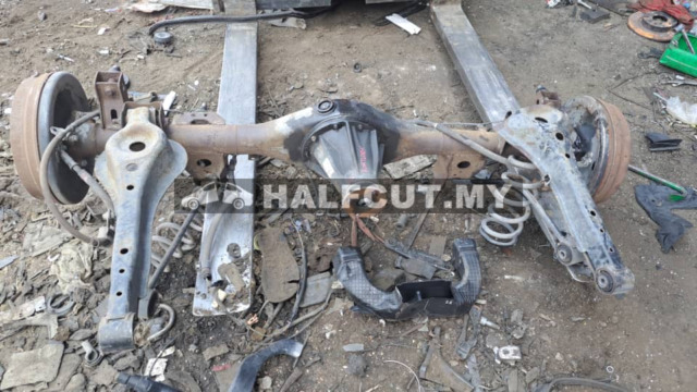 TOYOTA FORTUNER 2TR REAR AXLE