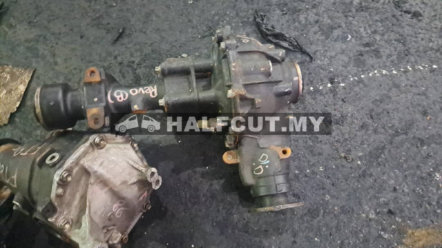 TOYOTA HILUX REVO 2.4 FRONT AXLE GEAR