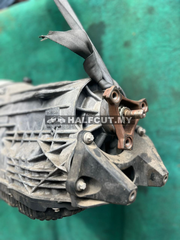 MERCEDES BENZ W205 C200 GEARBOX