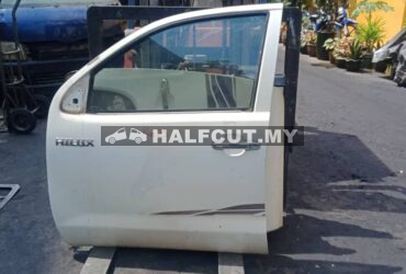 TOYOTA HILUX KUN25 FRONT   DOOR F/L