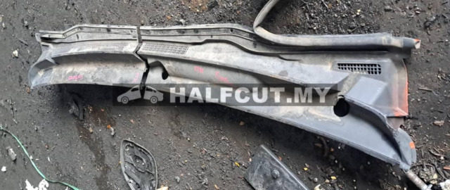 TOYOTA FORTUNER 2TR WIPER COVER