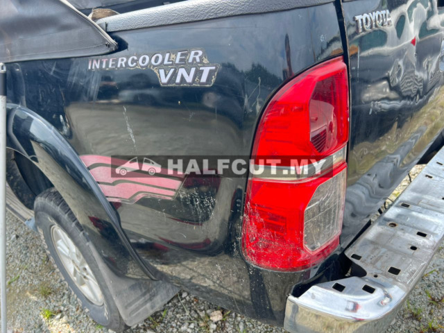 TOYOTA HILUX KUN25 2.5 SPARE PARTS