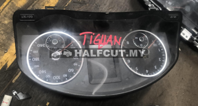 VOLKSWAGEN TIGUAN METER