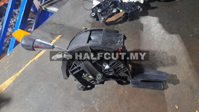 TOYOTA SIENTA GEAR LEVEL