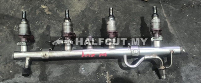 MERCEDES 204  FUEL INJECTOR RAIL