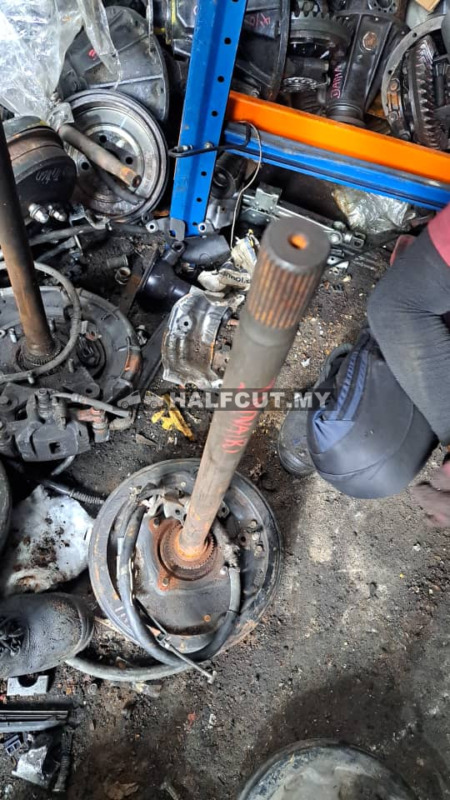 TOYOTA INNOVA  REAR SHAFT RH NO  ABS