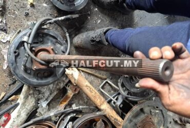 TOYOTA HILUX REVO REAR SHAFT RH NO ABS