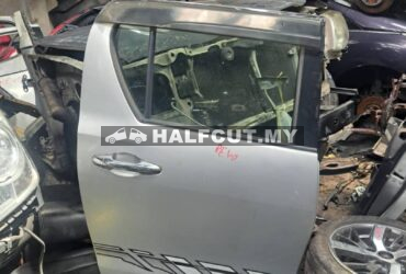 TOYOTA HILUX REVO REAR DOOR R/R(