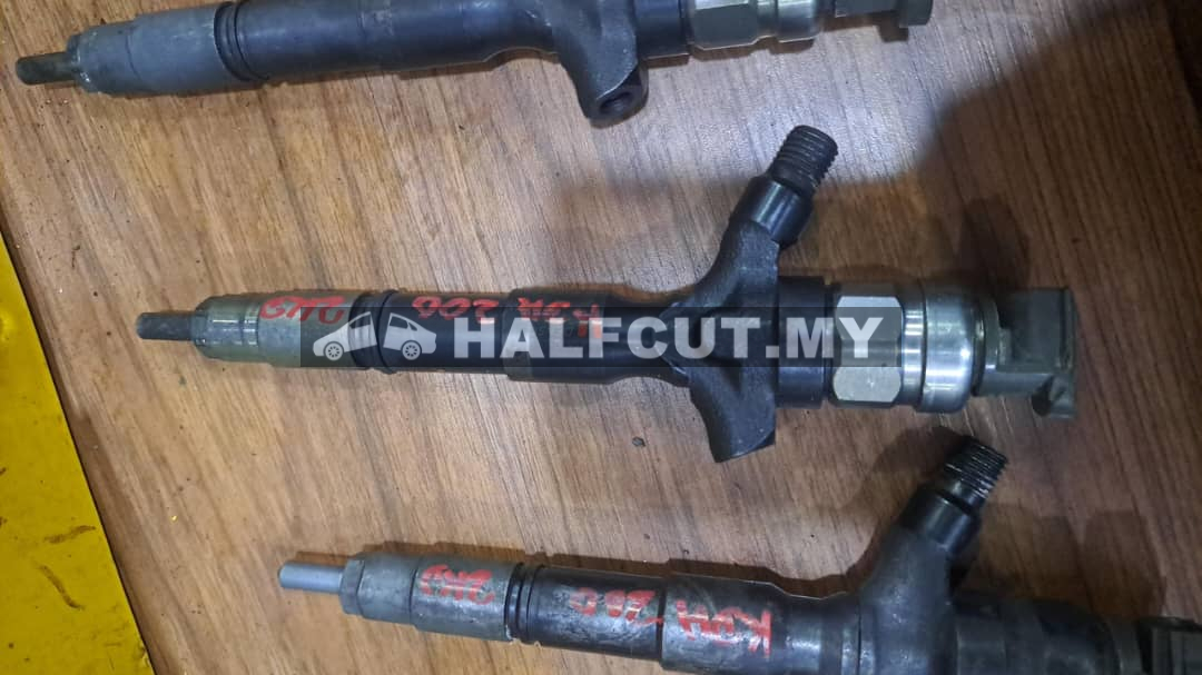 TOYOTA HIACE KDH200 2KD INJECTOR NOZZLE