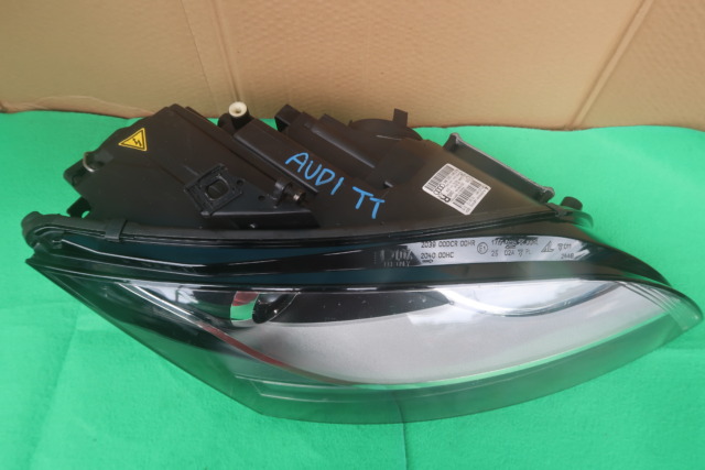 AUDI TT HEADLAMP