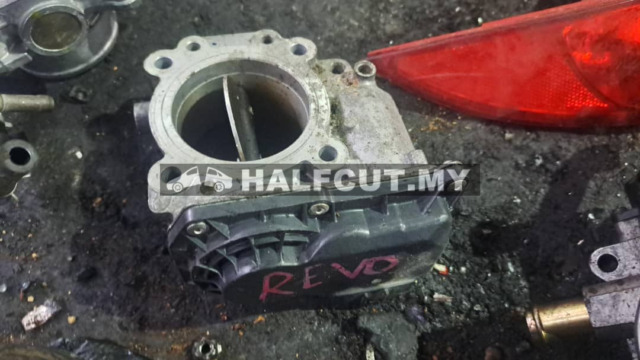 TOYOTA HILUX REVO THROTTLE BODY