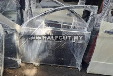 VOLKSWAGEN PASSAT B7 FRONT DOOR F/L