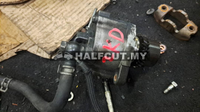 TOYOTA HIACE KDH200 2KD VACCUM PUMP