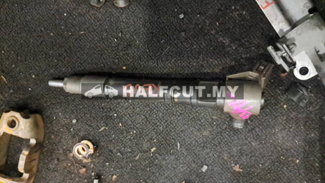 TOYOTA HILUX  REVO 2.4 2GD INJECTOR NOZZLE