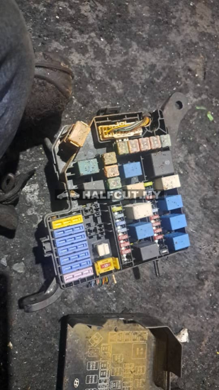 HYUNDAI MATRIX FUSE BOX WAYA