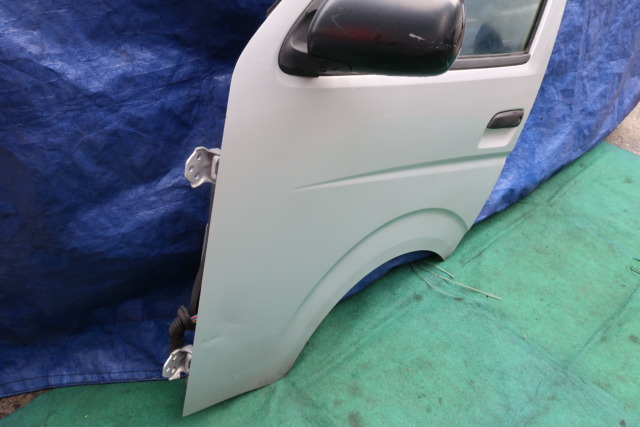 TOYOTA HIACE 200 DOOR