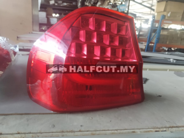 7289425 E90 LCI TAIL LAMP