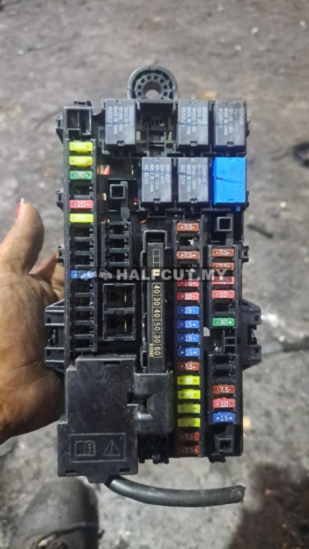 HONDA JAZZ T5A FUSE BOX