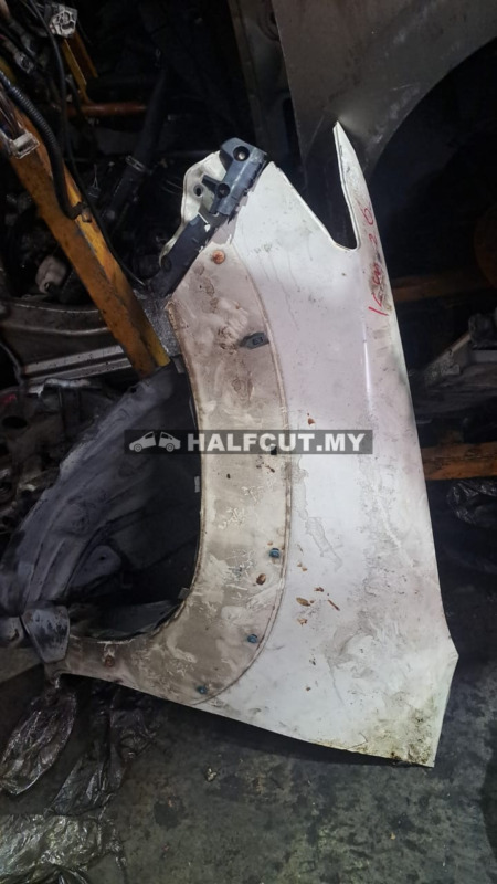 TOYOTA HILUX KUN25 FRONT FENDER LH