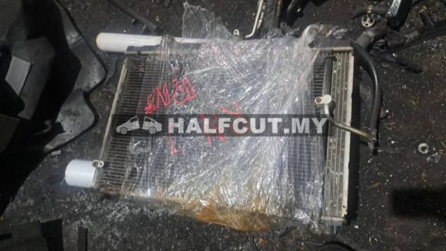 HONDA STREAM RN1 RADIATOR