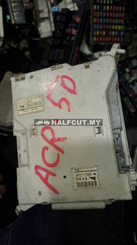 TOYOTA ESTIMA ACR50 2.4 FUSE BOX ECU (82730-28160)