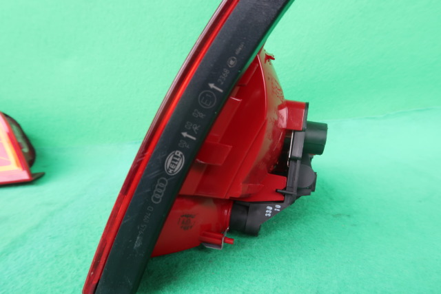 AUDI A4 BONNET LAMP