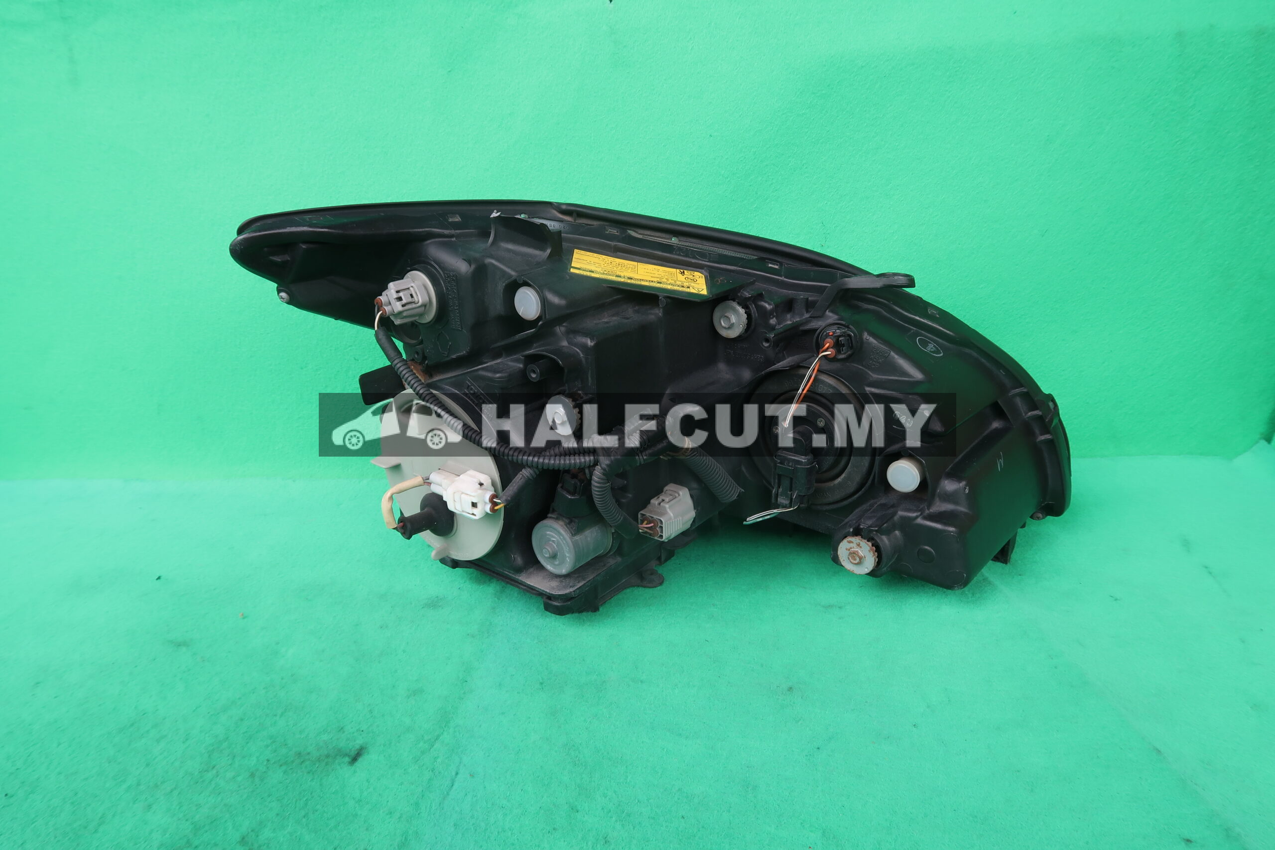 TOYOTA HARRIER 48 35 HEADLAMP LH