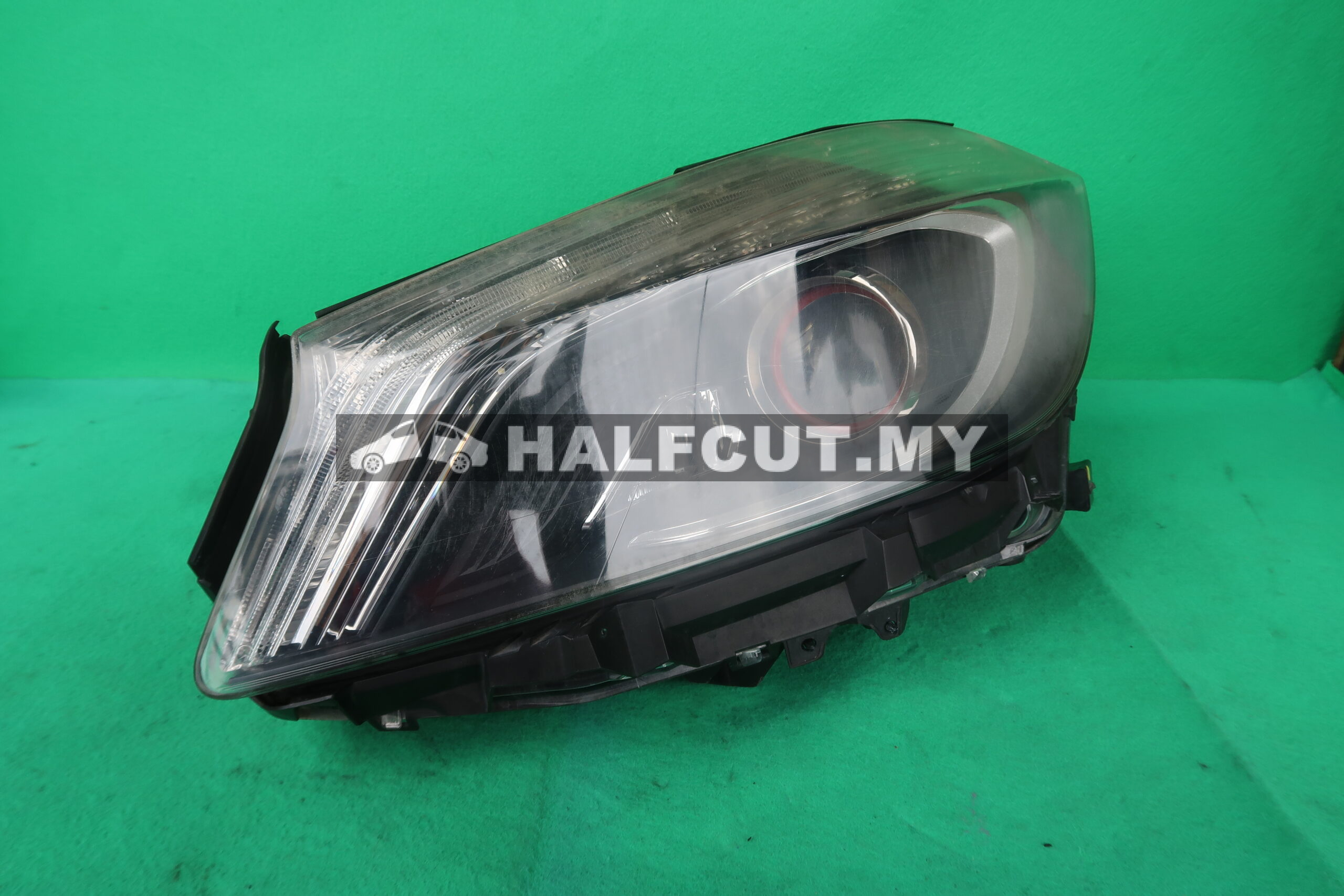 MERCEDES W176 HEADLAMP RED EYE