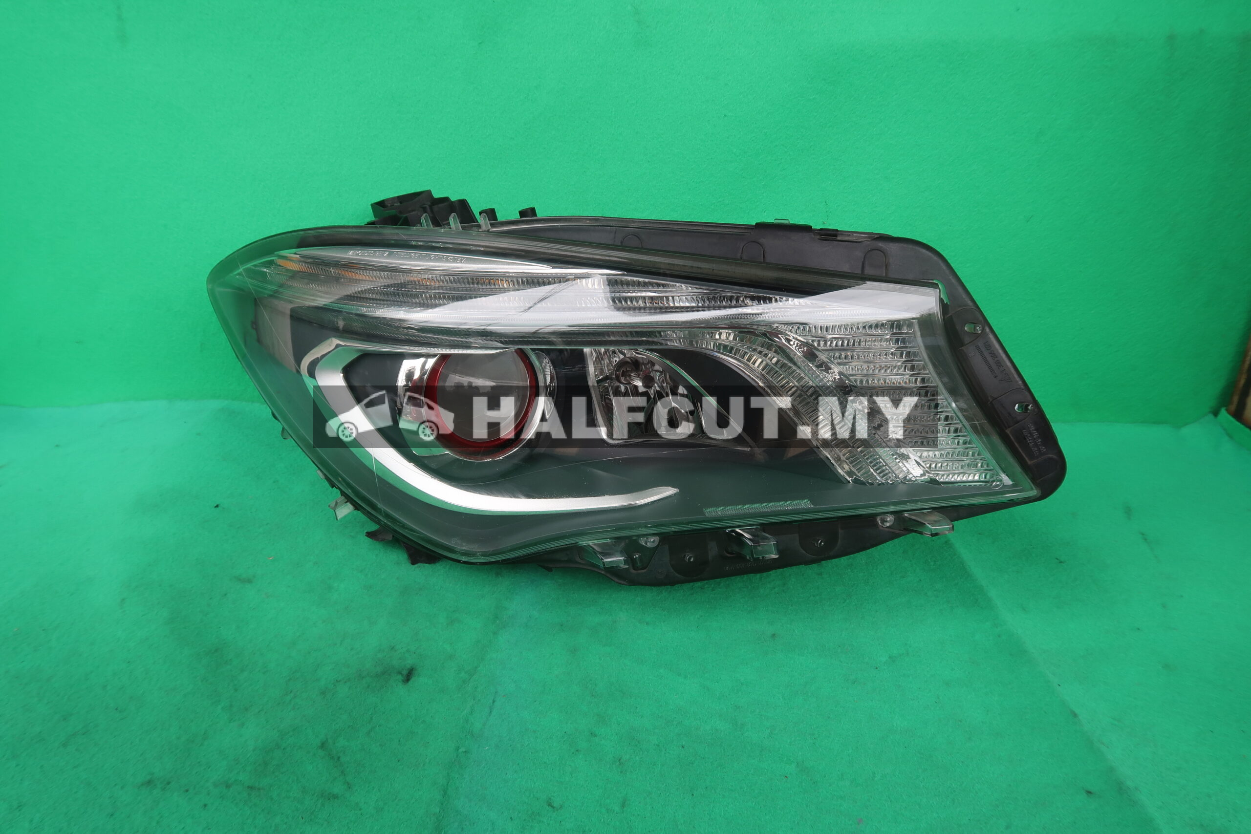 MERCEDES W117 HEADLAMP RH RED EYE