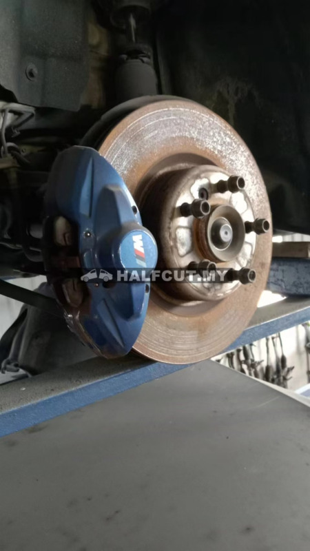 BMW F22 DISC CALIPER