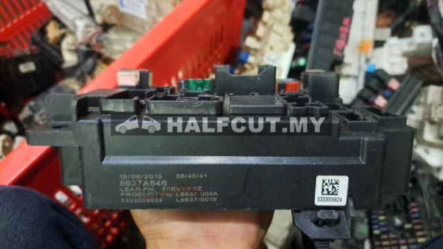 MITSUBISHI LANCER EVO10 FUSE BOX ECU (8637A646)