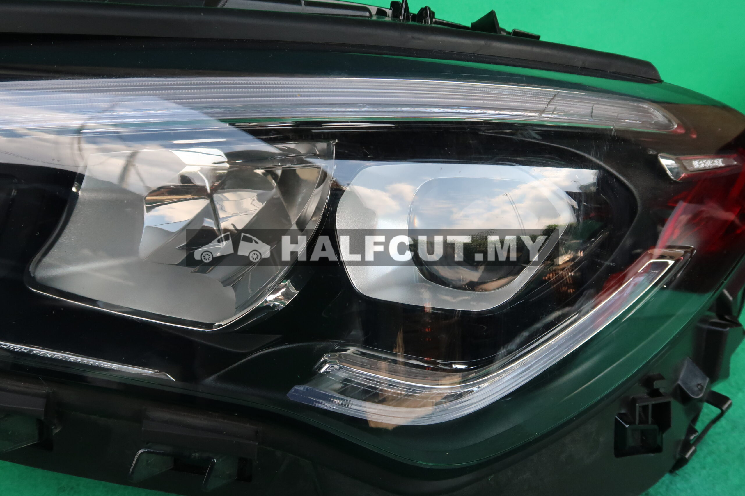 MERCEDES W118 HEADLAMP