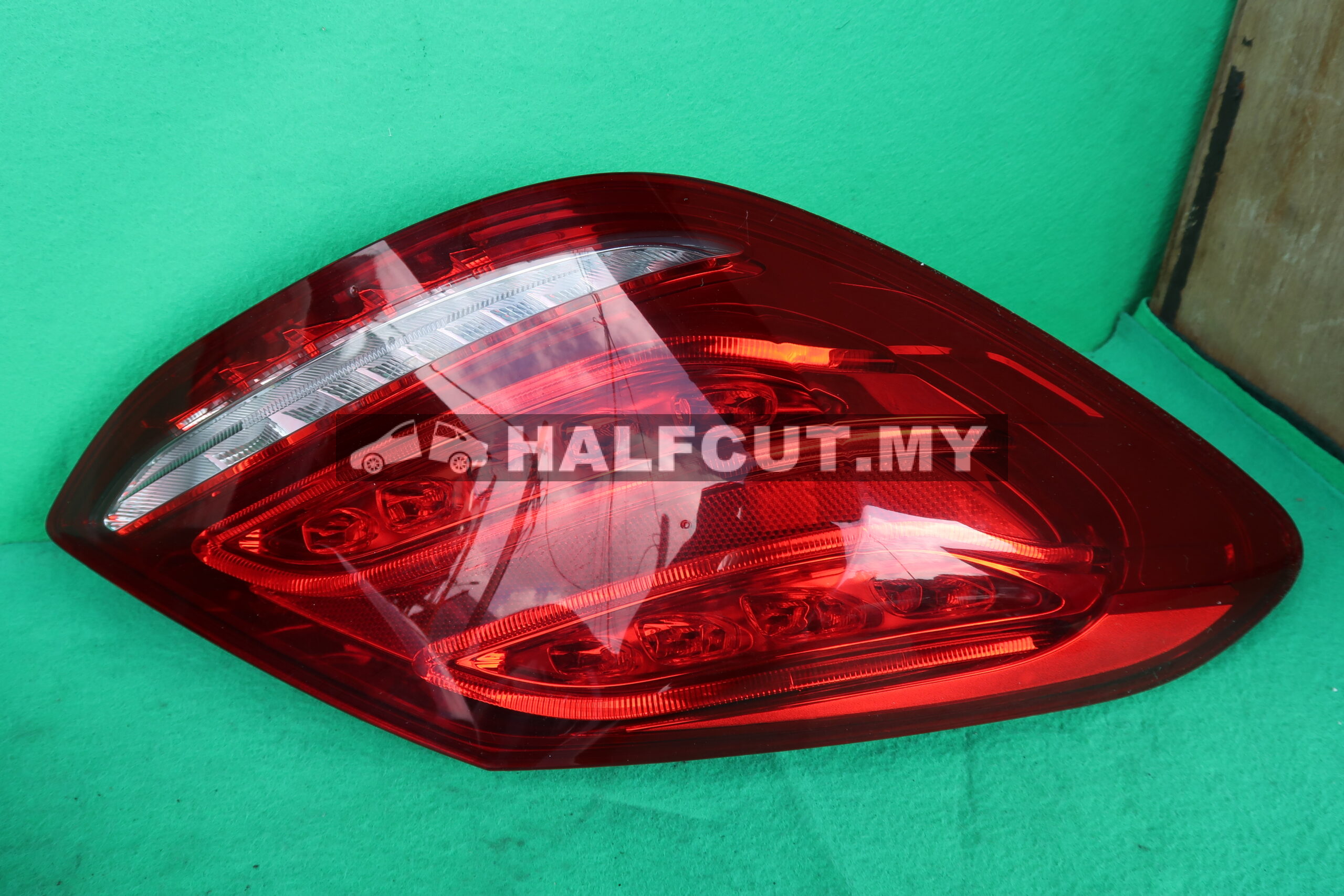 MERCEDES W205 1ST TAIL LAMP