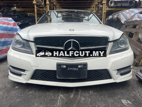 New Stock Arrival !🇯🇵🇯🇵 Mercedes Benz W204 C200 CGI AMG Line Halfcut ! Engine Model : 271 860 Transmission : 7speed 722.9 All engine parts and small parts available…