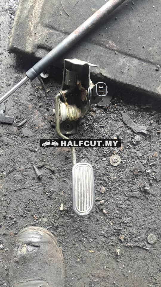 TOYOTA CAMRY ACV30 PEDAL SENSOR