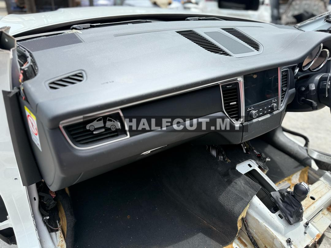 PORSCHE MACAN 2.0 PDK 2016 HALF CUT