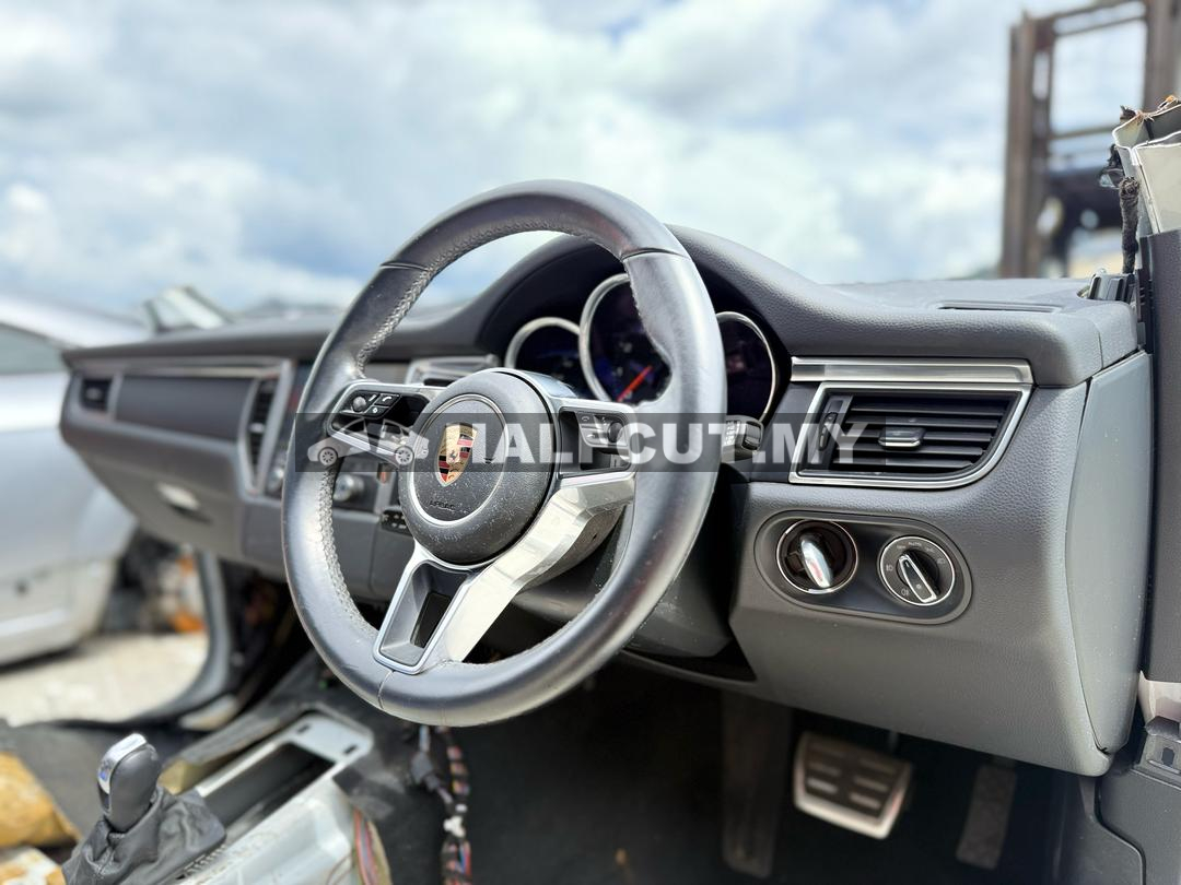 PORSCHE MACAN 2.0 PDK 2016 HALF CUT